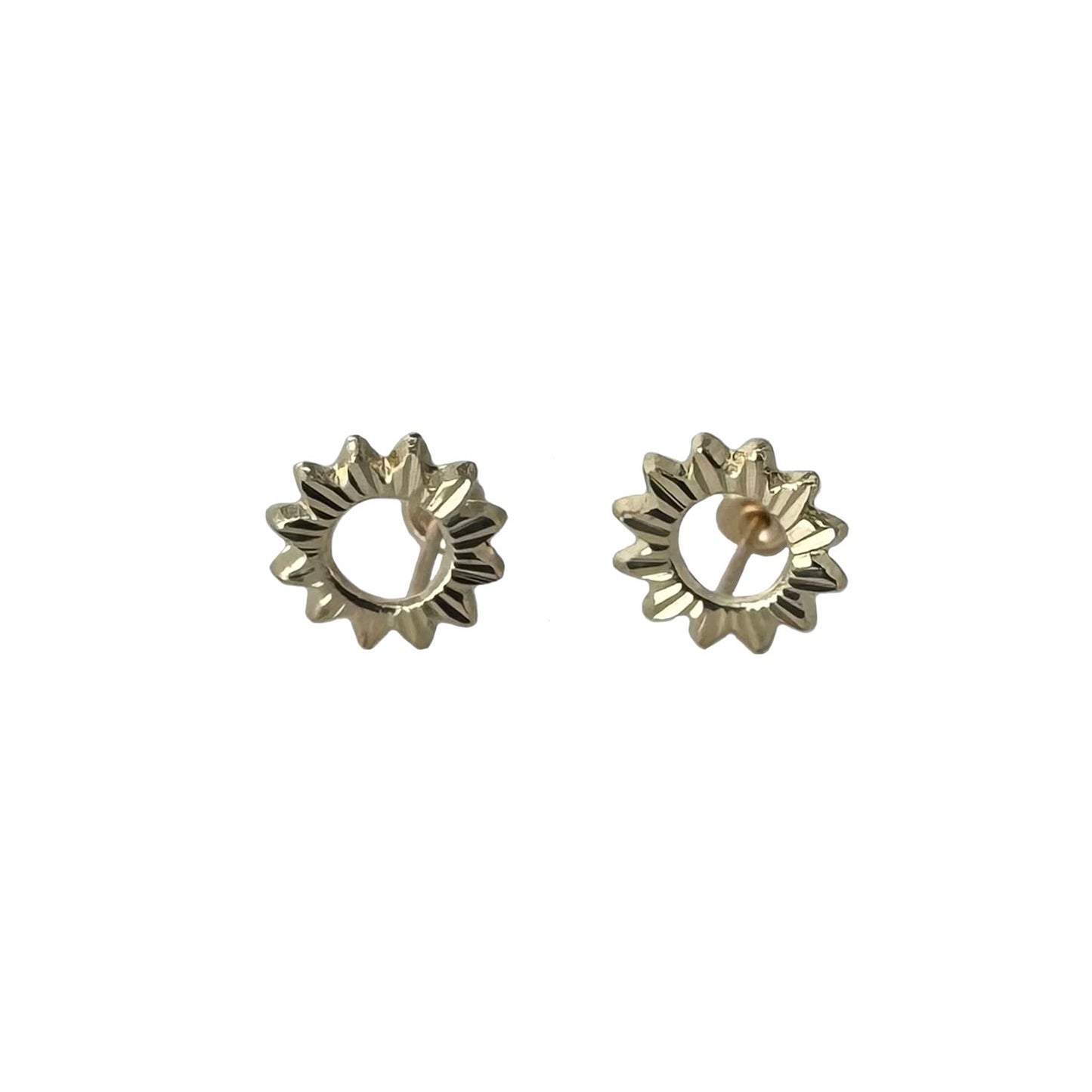 illustration of sunflower gold earrings